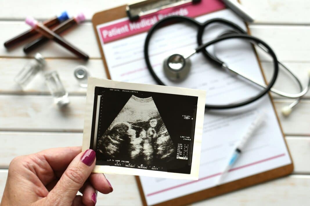 Eξωσωματική γονιμοποίηση: Έχει επιπτώσεις στην καρδιά;